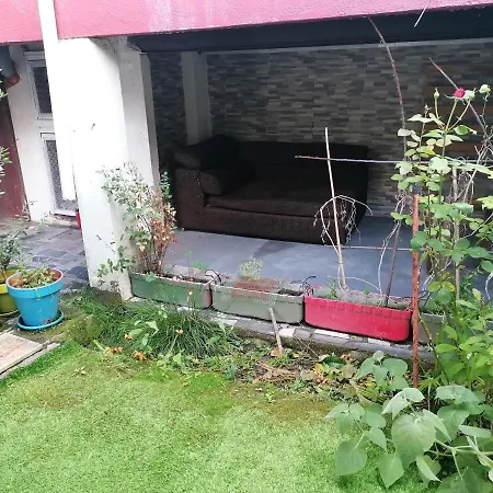 Planta Baja De Casa Con Patio * Vigo
